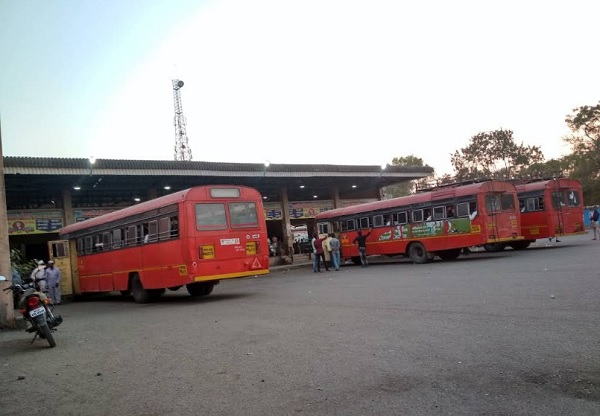 pathardi bus stand area